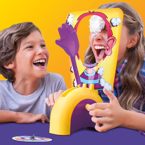 Hasbro Gaming Pie Face Game | Whipped Cream Family Board Game for Kids | Ages 5 and Up | for 2 or More Players | Funny Preschool Games | Kids Gifts